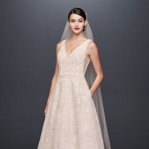 Wedding dress Oleg Cassini SIZE 10